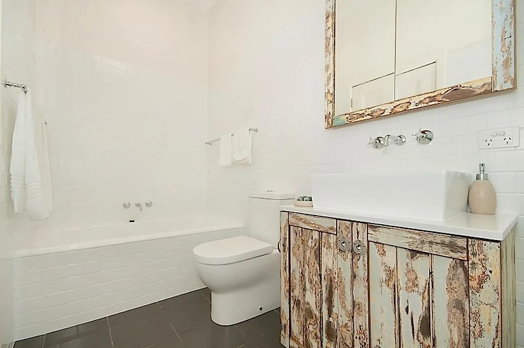 بيت للعطل Cavvanbah Seaside Cottage خليج بيرون أستراليا