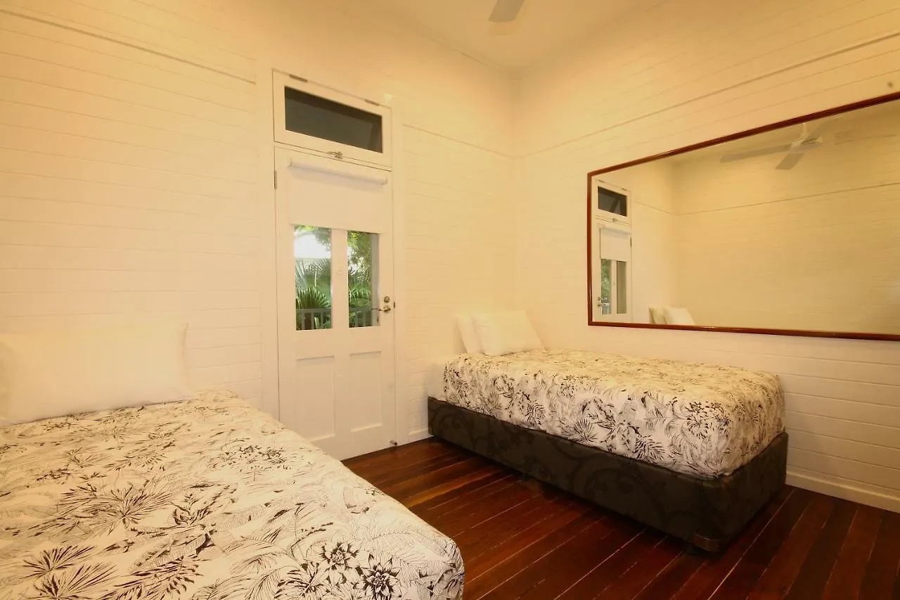 Cavvanbah Seaside Cottage خليج بيرون بيت للعطل