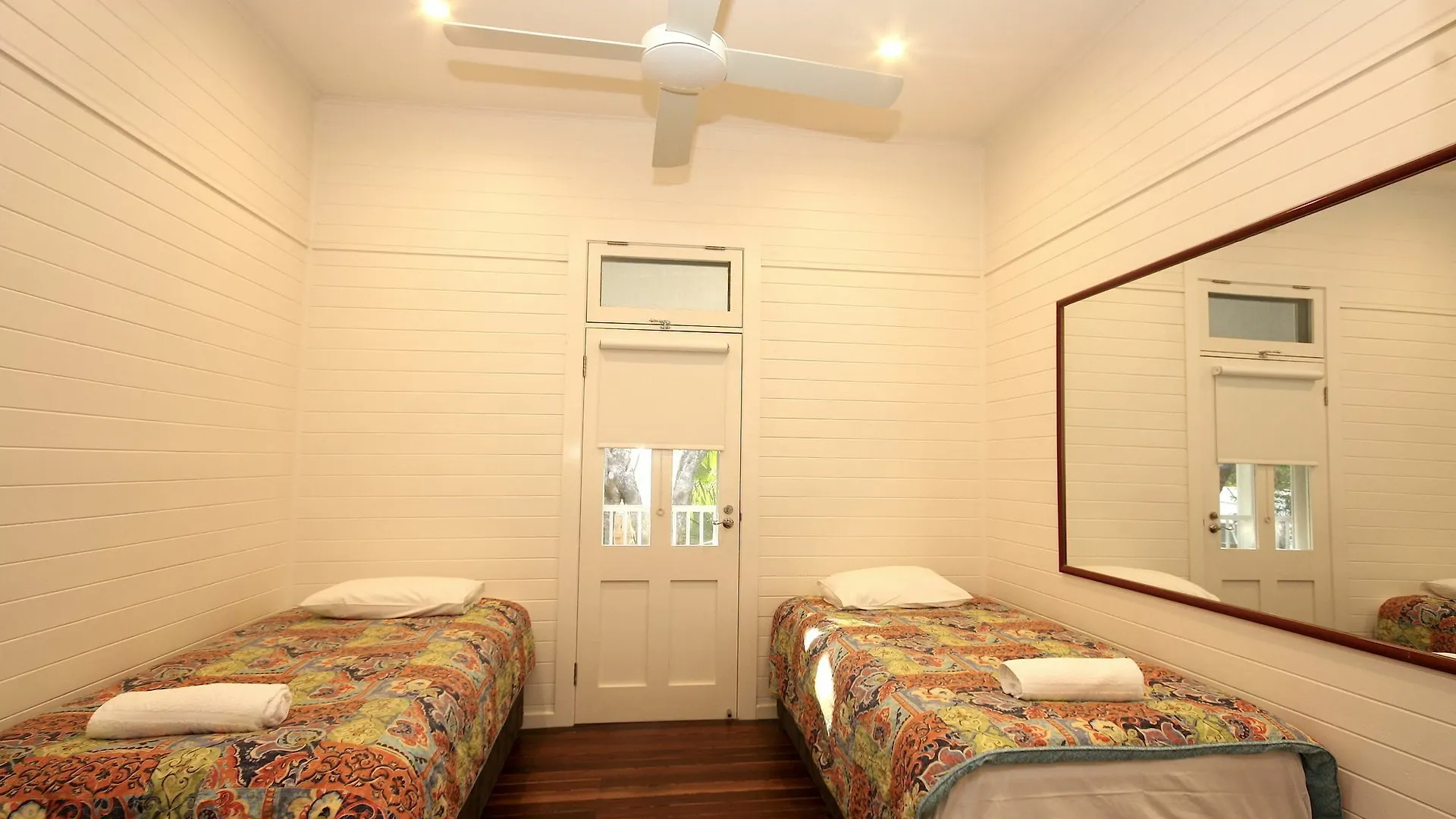 Cavvanbah Seaside Cottage خليج بيرون بيت للعطل