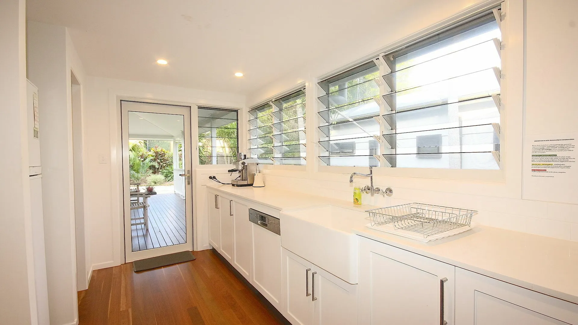 Cavvanbah Seaside Cottage خليج بيرون 0*,  أستراليا